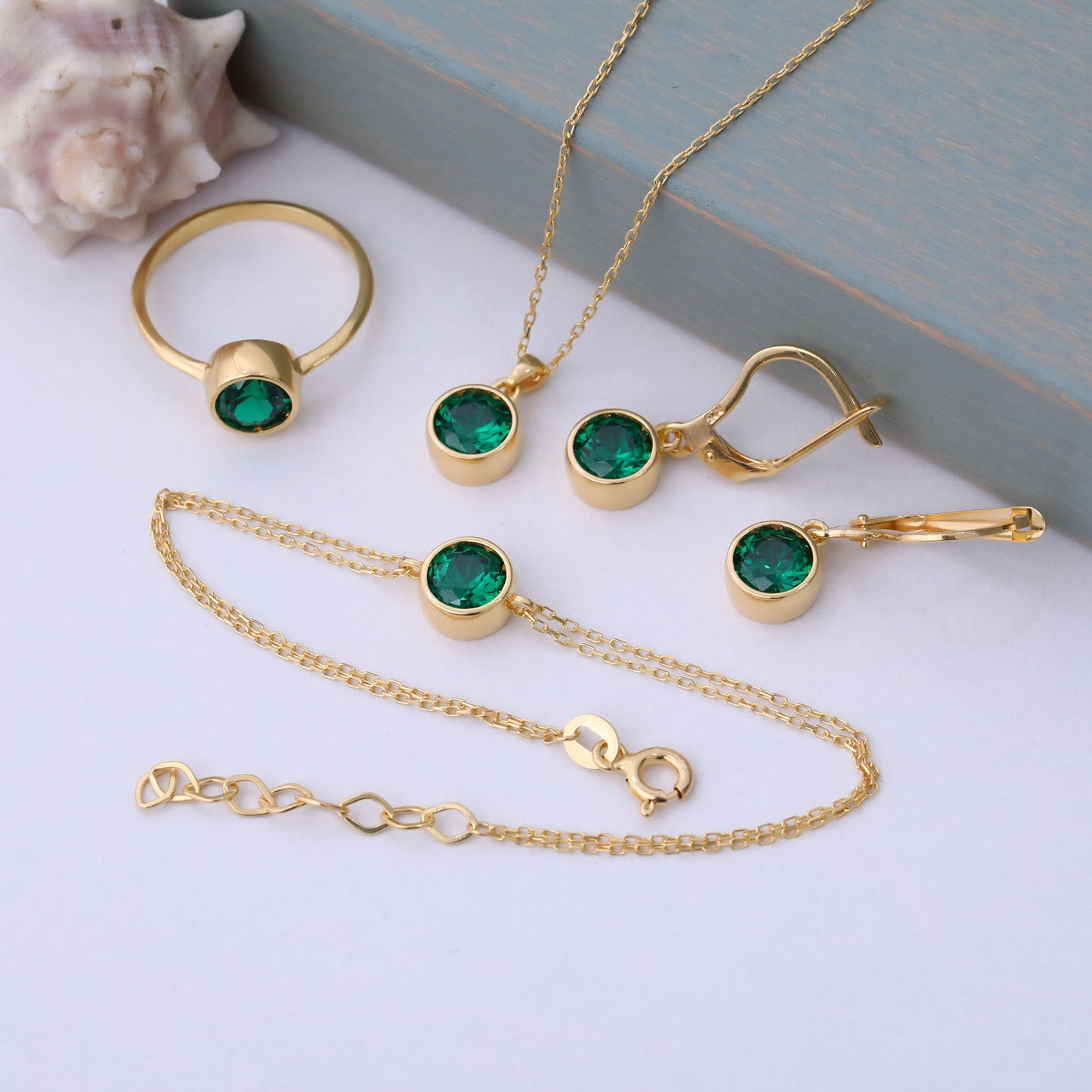 Round Emerald Bezel Necklace in 14K Solid Gold | May Birthstone Pendant