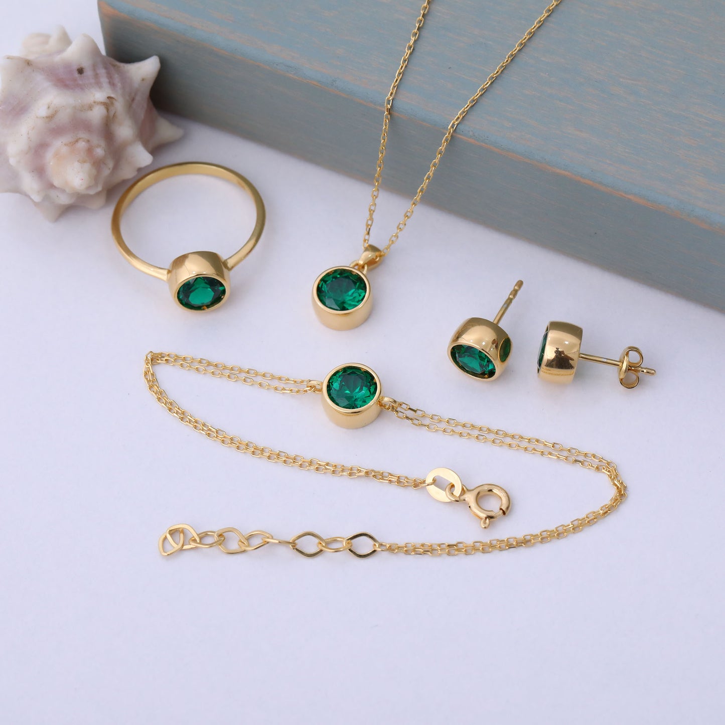 Round Emerald Bezel Necklace in 14K Solid Gold | May Birthstone Pendant