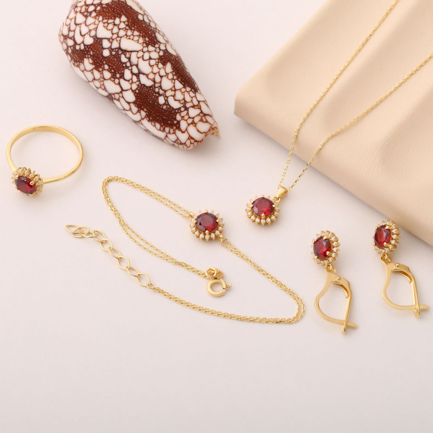 14K Solid Gold Garnet Bracelet in Round Shape Surrounded by Real Diamonds, Timeless Birthstone Jewelry for January Gifts