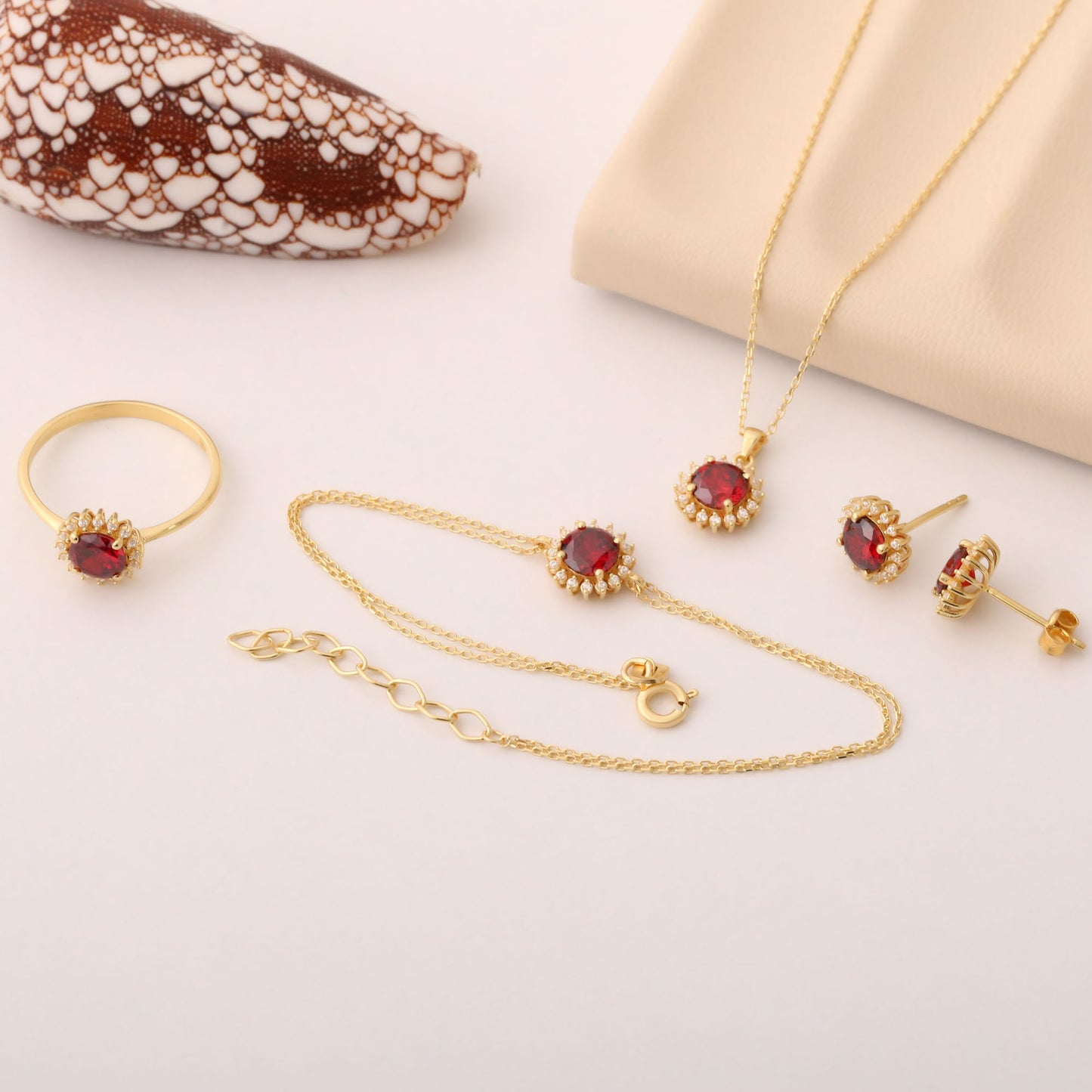 14K Solid Gold Garnet Bracelet in Round Shape Surrounded by Real Diamonds, Timeless Birthstone Jewelry for January Gifts