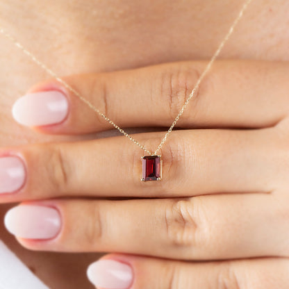 14K Solid Gold Rectangle Garnet Necklace, Minimalist Necklace, Garnet Necklace, January Birthstone Necklace, Rectangle Necklace,Gift Jewelry