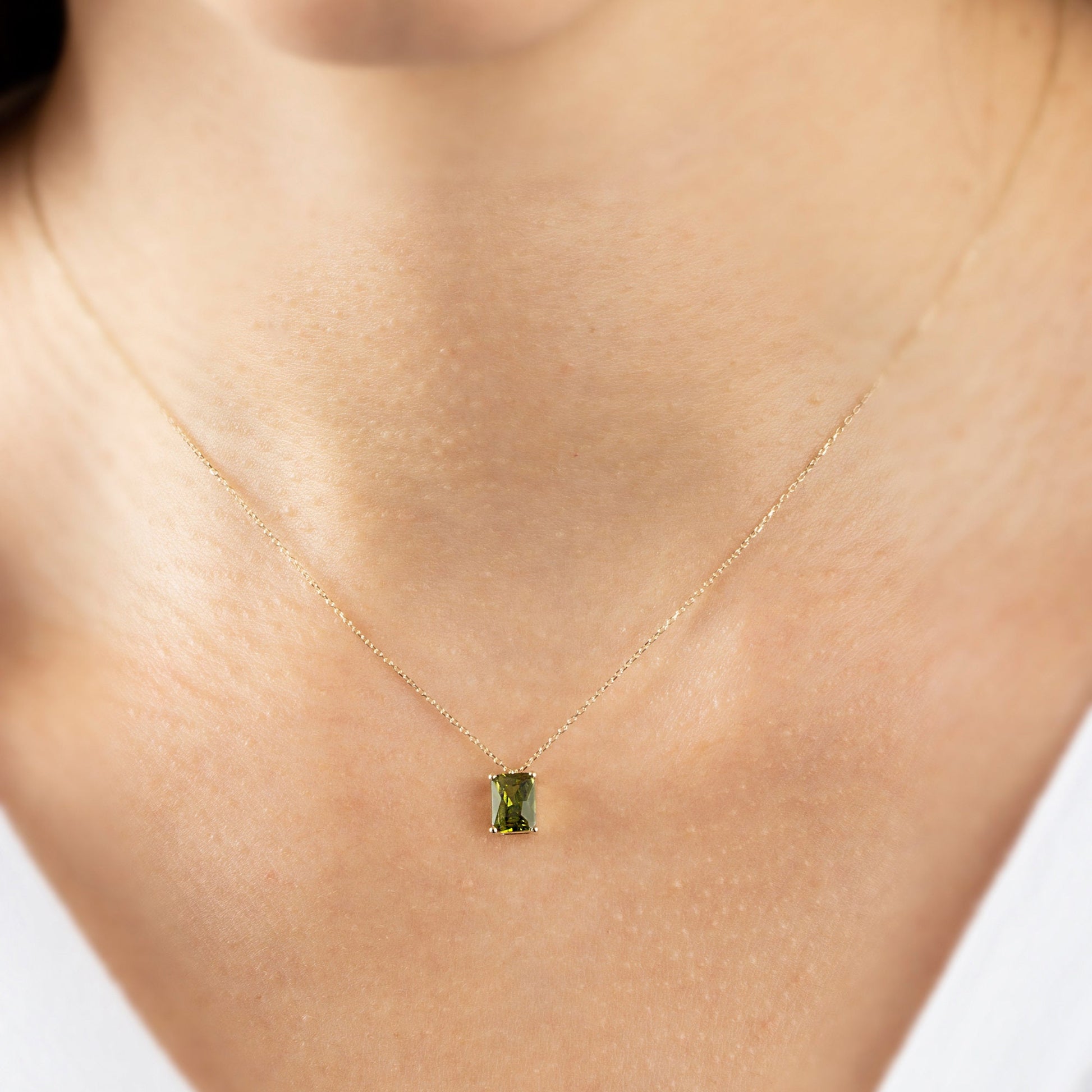 14K Solid Gold Peridot Necklace, Minimalist Rectangle August Birthstone Pendant, Perfect Gift for Mother's Day - Girlfriend - Wife