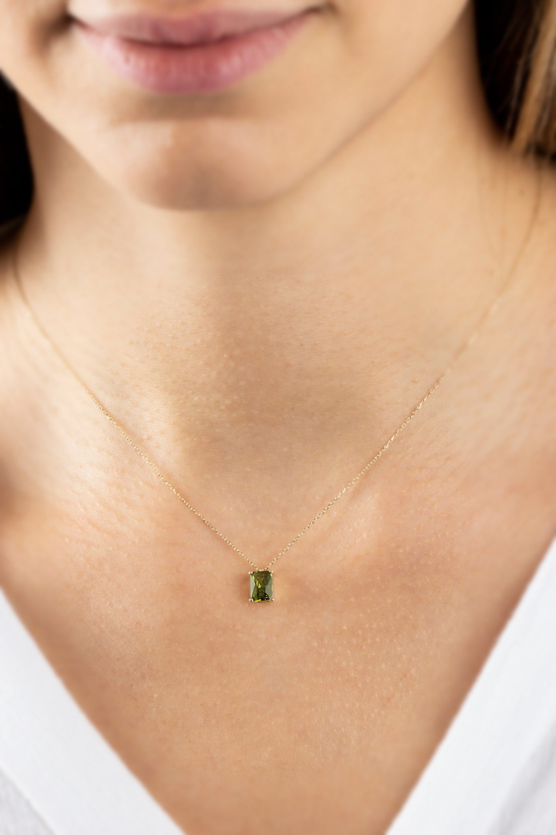 14K Solid Gold Peridot Necklace, Minimalist Rectangle August Birthstone Pendant, Perfect Gift for Mother's Day - Girlfriend - Wife