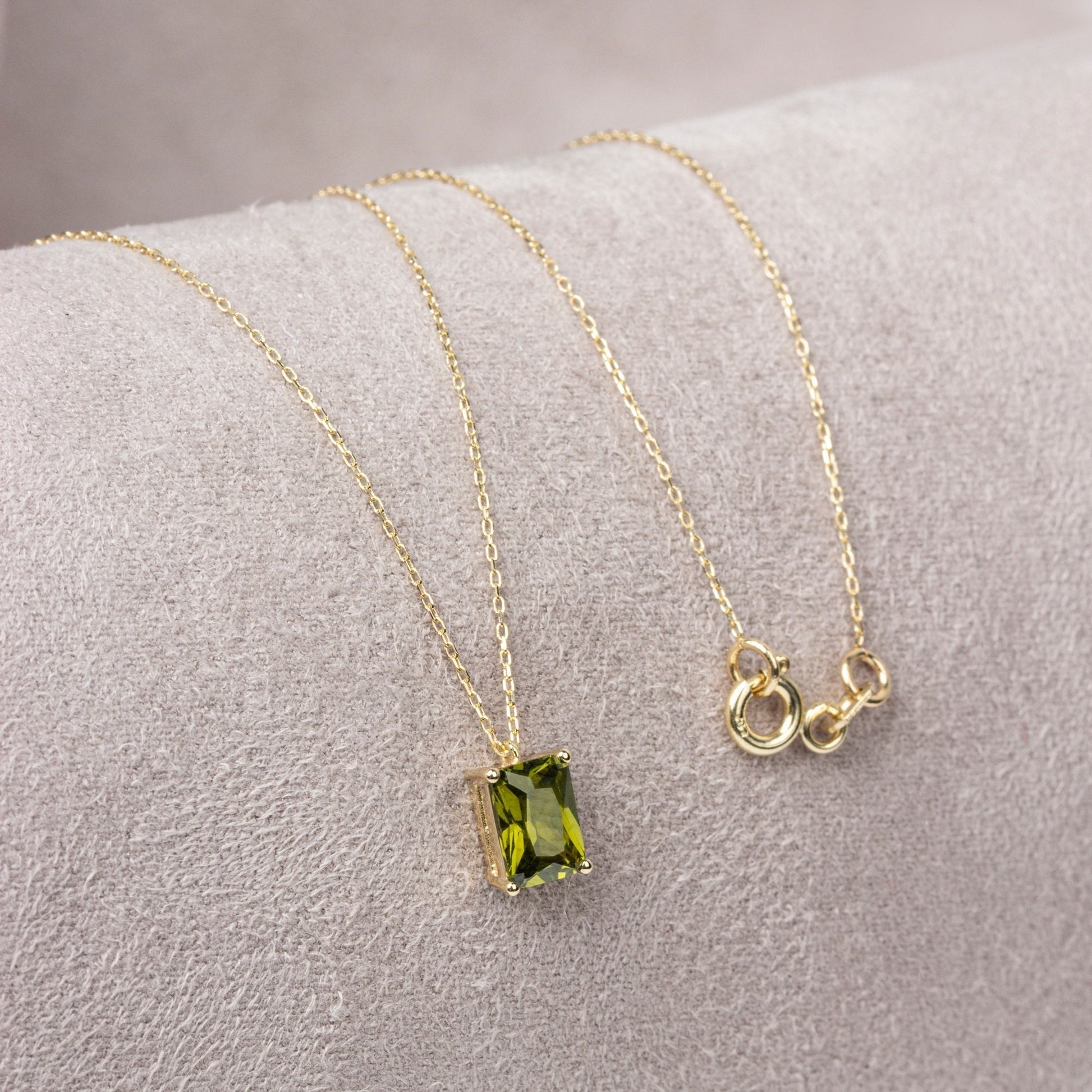 14K Solid Gold Peridot Necklace, Minimalist Rectangle August Birthstone Pendant, Perfect Gift for Mother's Day - Girlfriend - Wife