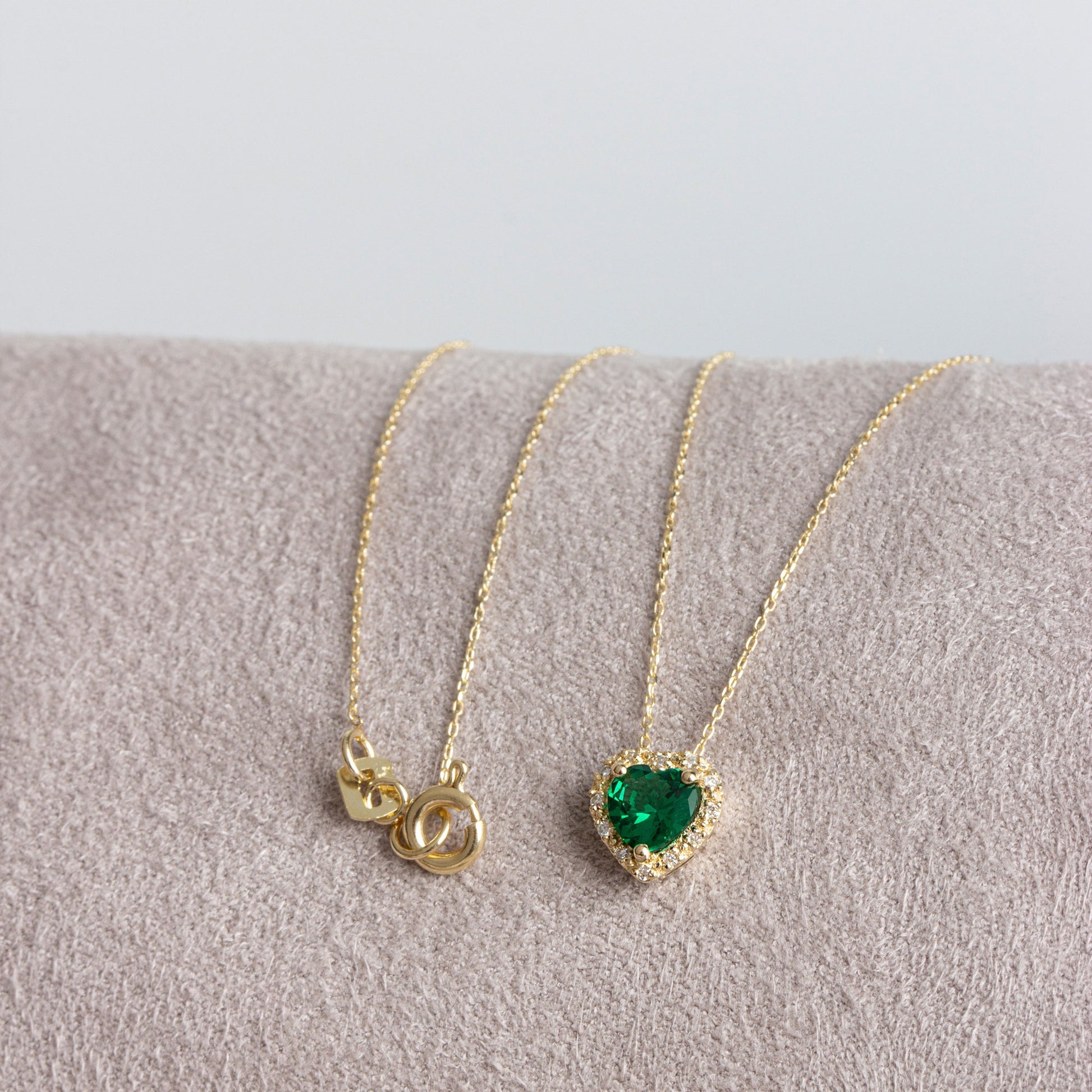 Real Diamond Emerald Heart Necklace, 14K Solid Gold, Minimalist Love Heart Necklace, Perfect Gift for Mother's Day - Girlfriend - Wife