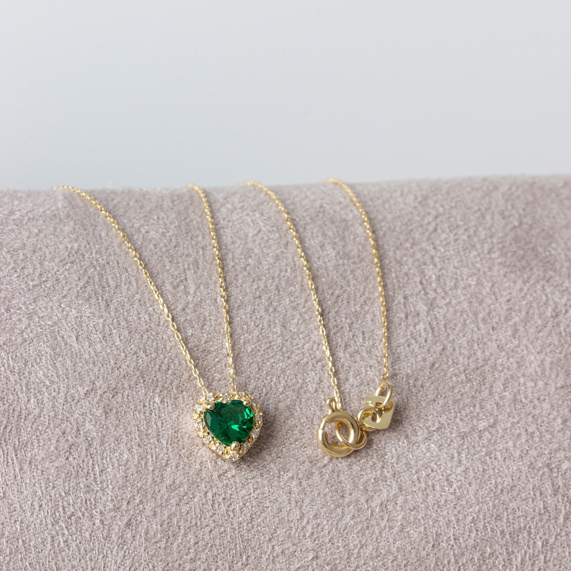 Real Diamond Emerald Heart Necklace, 14K Solid Gold, Minimalist Love Heart Necklace, Perfect Gift for Mother's Day - Girlfriend - Wife